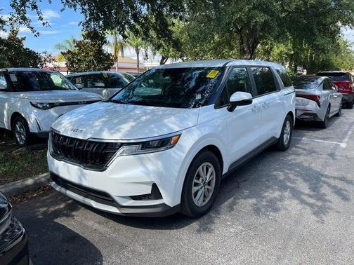 2023 Kia Carnival LX