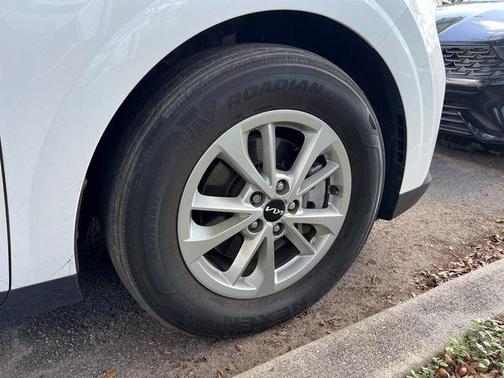 2023 Kia Carnival LX