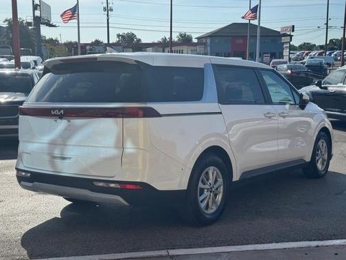 2023 Kia Carnival LX