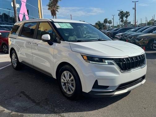 2023 Kia Carnival LX
