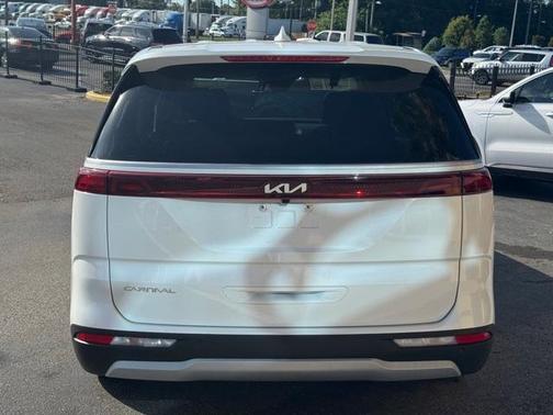 2023 Kia Carnival LX