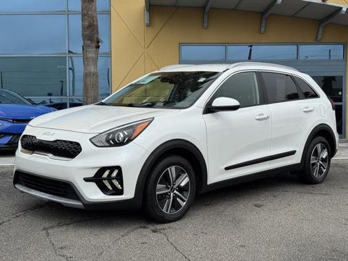 2022 Kia Niro LXS