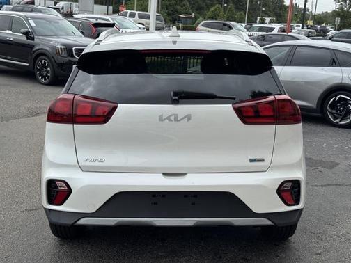 2022 Kia Niro LXS