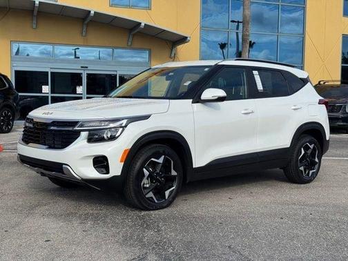 White 2026 Kia Seltos S