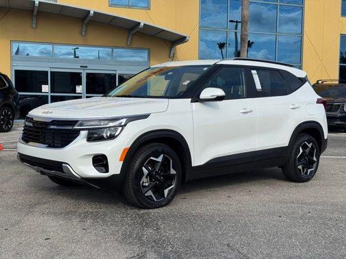 White 2026 Kia Seltos S