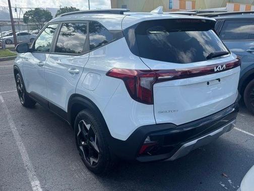 White 2026 Kia Seltos S