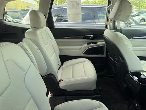 Black 2025 Kia Telluride S