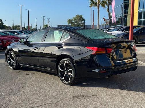 Black 2023 Nissan Altima 2.5 SR