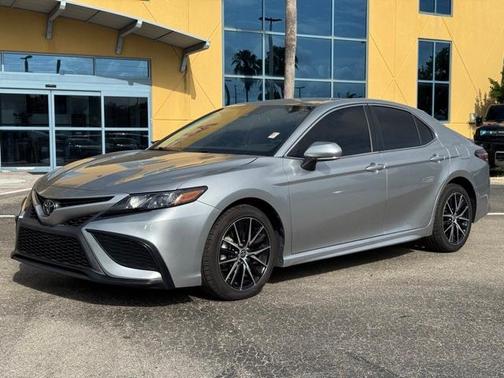 2022 Toyota Camry SE