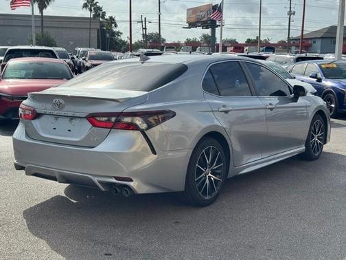 2022 Toyota Camry SE