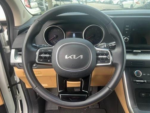 2023 Kia Carnival LX