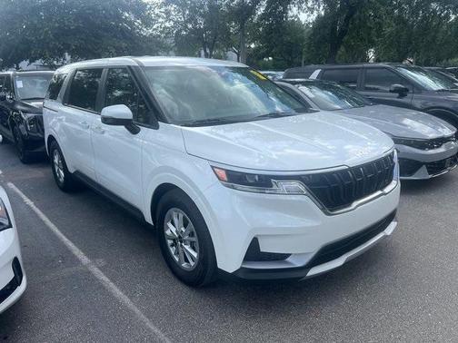 2023 Kia Carnival LX
