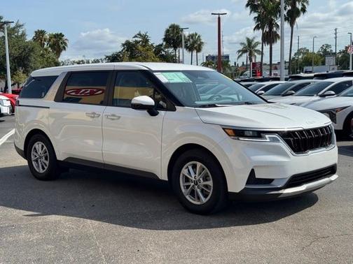 2023 Kia Carnival LX