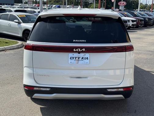 2023 Kia Carnival LX