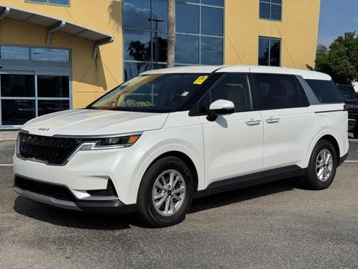 2023 Kia Carnival LX