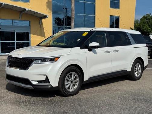 2023 Kia Carnival LX