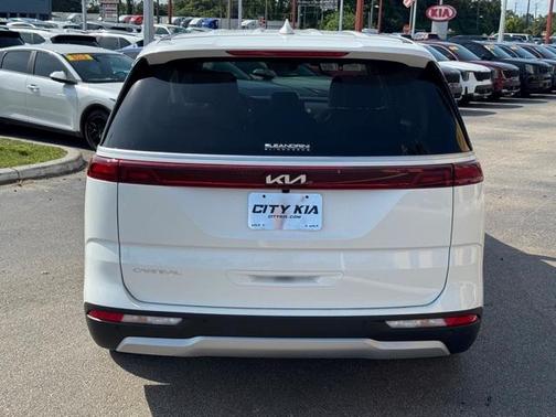 2023 Kia Carnival LX