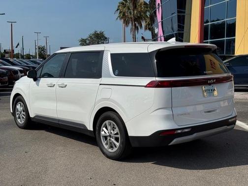 2023 Kia Carnival LX