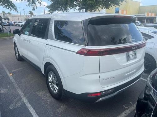 2023 Kia Carnival LX