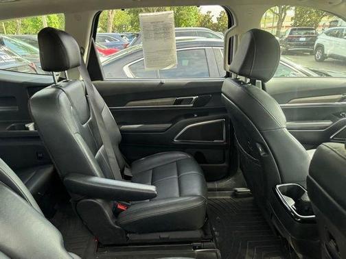 Black 2022 Kia Telluride SX