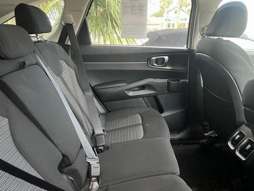 2022 Kia Sorento LX