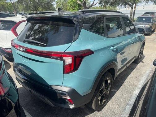 Blue 2025 Kia Seltos S