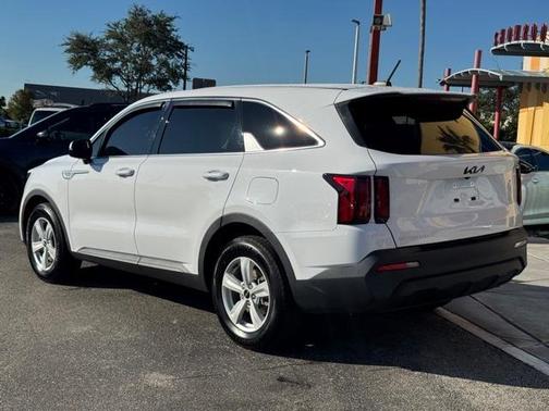 2023 Kia Sorento LX