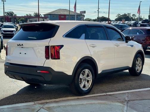 2023 Kia Sorento LX