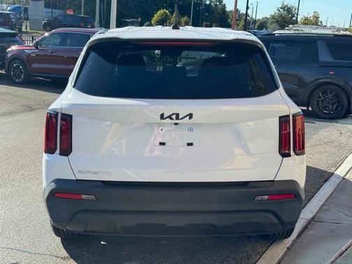 2023 Kia Sorento LX