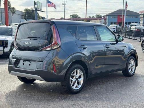 Gray 2023 Kia Soul LX