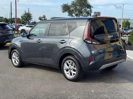 Gray 2023 Kia Soul LX