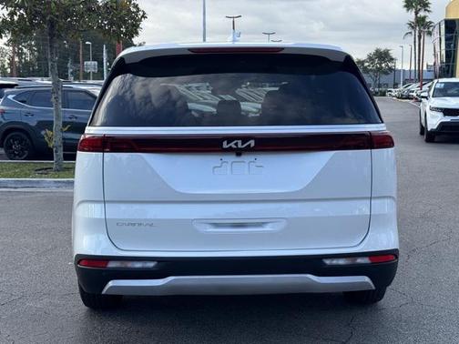 2023 Kia Carnival LX