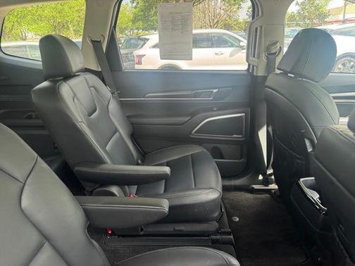 Glacial White Pearl 2024 Kia Telluride S