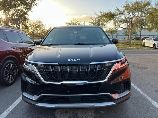 2024 Kia Carnival EX