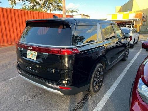 2024 Kia Carnival EX