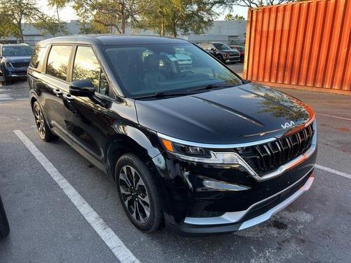 2024 Kia Carnival EX
