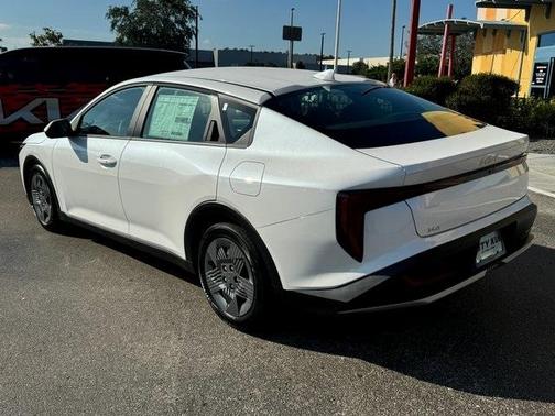 2025 Kia K4 LX
