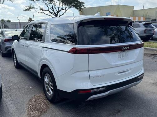 2023 Kia Carnival LX