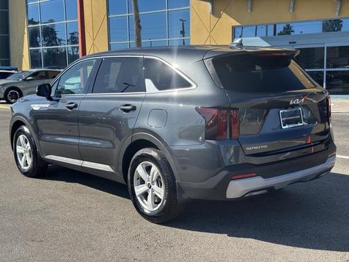 2024 Kia Sorento LX