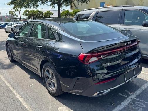 2022 Kia K5 LX