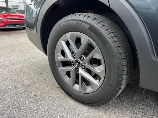 2023 Kia Telluride LX