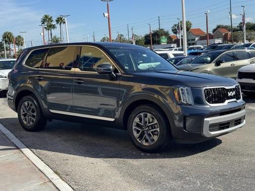 2023 Kia Telluride LX
