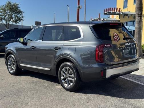 2023 Kia Telluride LX