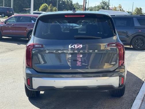 2023 Kia Telluride LX