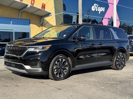 2024 Kia Carnival EX