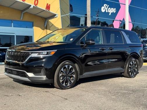 2024 Kia Carnival EX