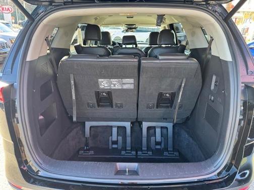 2024 Kia Carnival EX