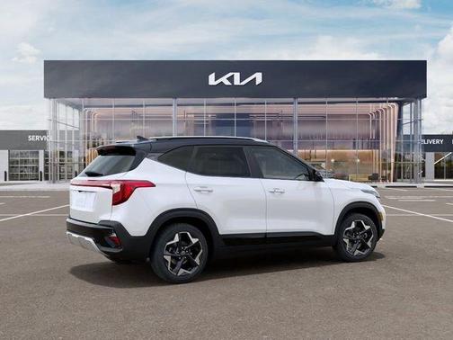 White 2026 Kia Seltos S