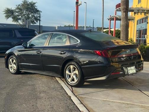 2022 Hyundai SONATA SE