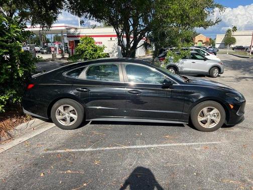 2022 Hyundai SONATA SE